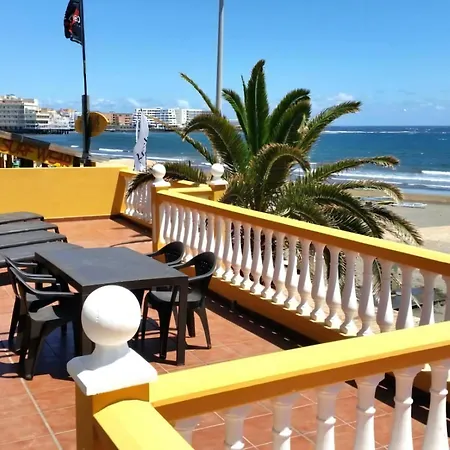 Strandhaus Meerblick: Geräumiges Mit Terrasse